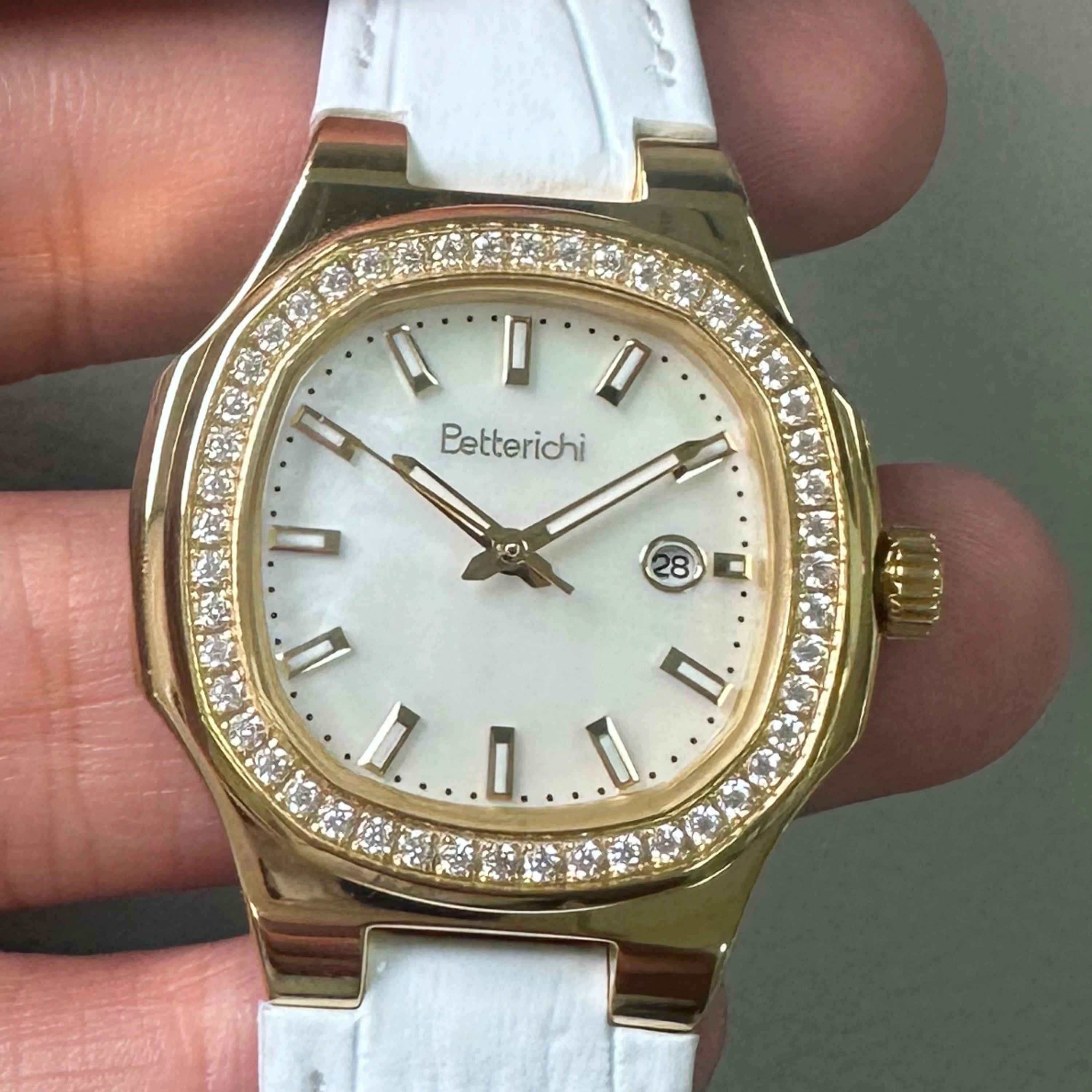 Betterichi 2026 New Rare Women Watch, Paved Diamond Bezel Natural Mother of Pearl Dial, Elegant Light Luxury Steel Strap Wristwa