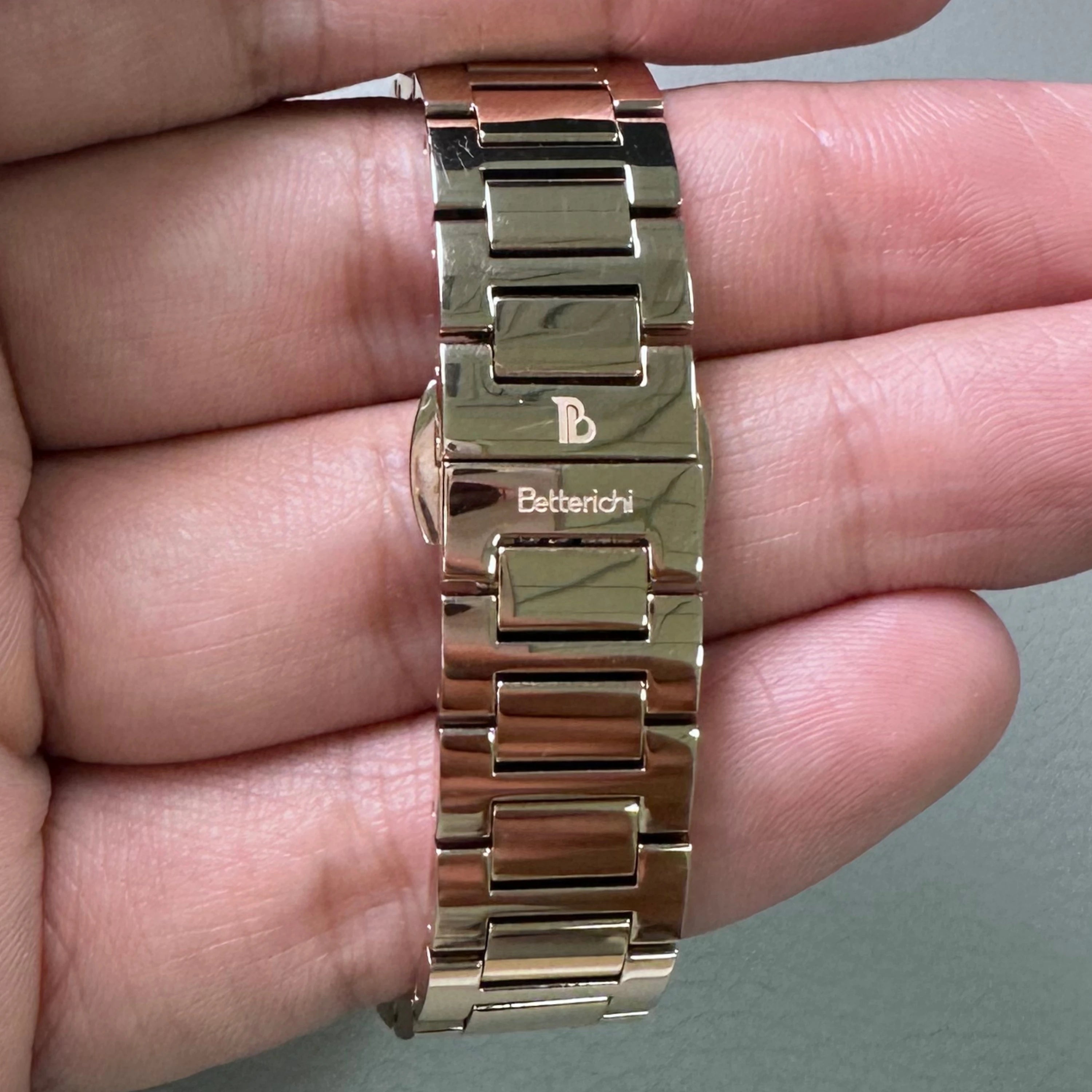 Betterichi 2026 New Rare Women Watch, Paved Diamond Bezel Natural Mother of Pearl Dial, Elegant Light Luxury Steel Strap Wristwa
