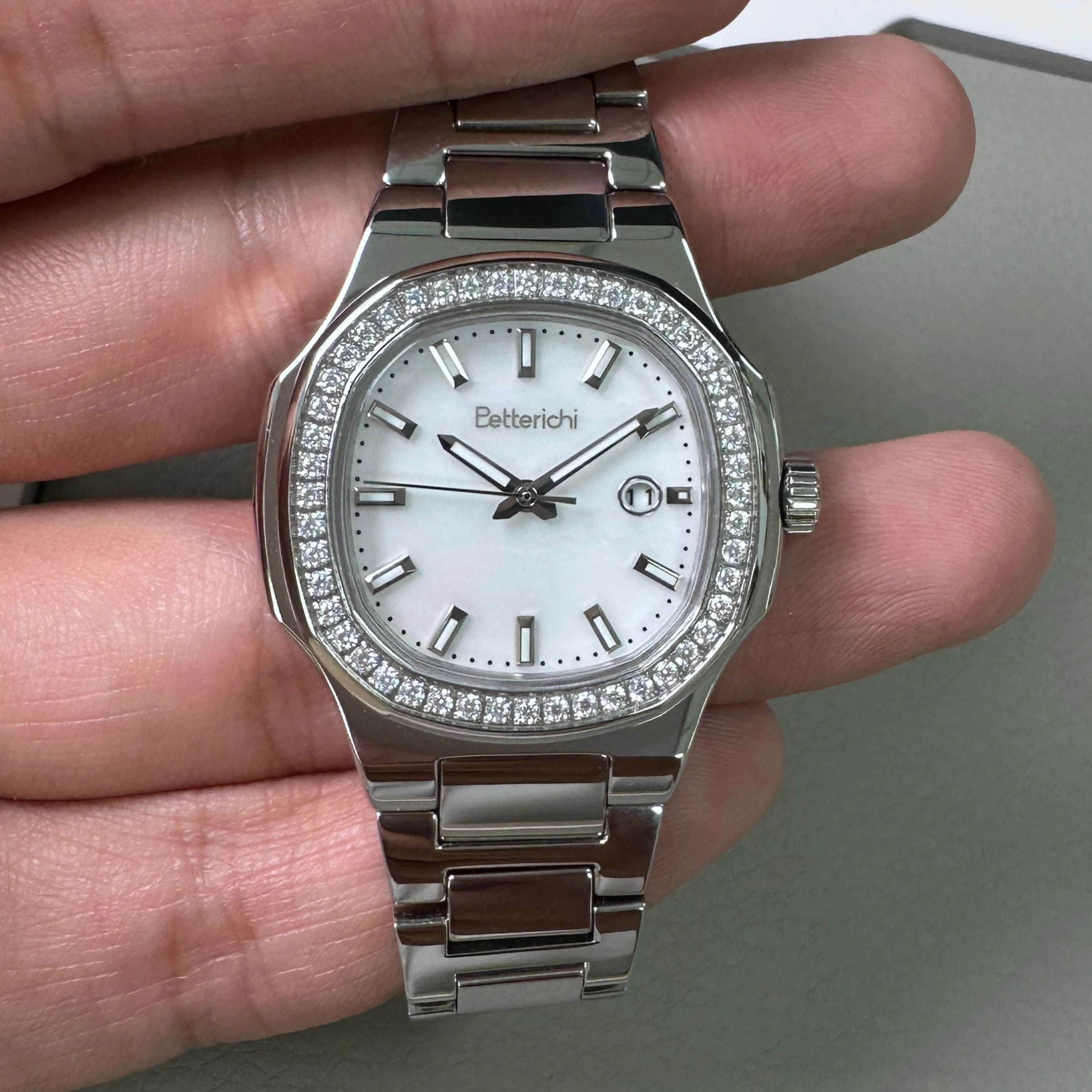 Betterichi 2026 New Rare Women Watch, Paved Diamond Bezel Natural Mother of Pearl Dial, Elegant Light Luxury Steel Strap Wristwa